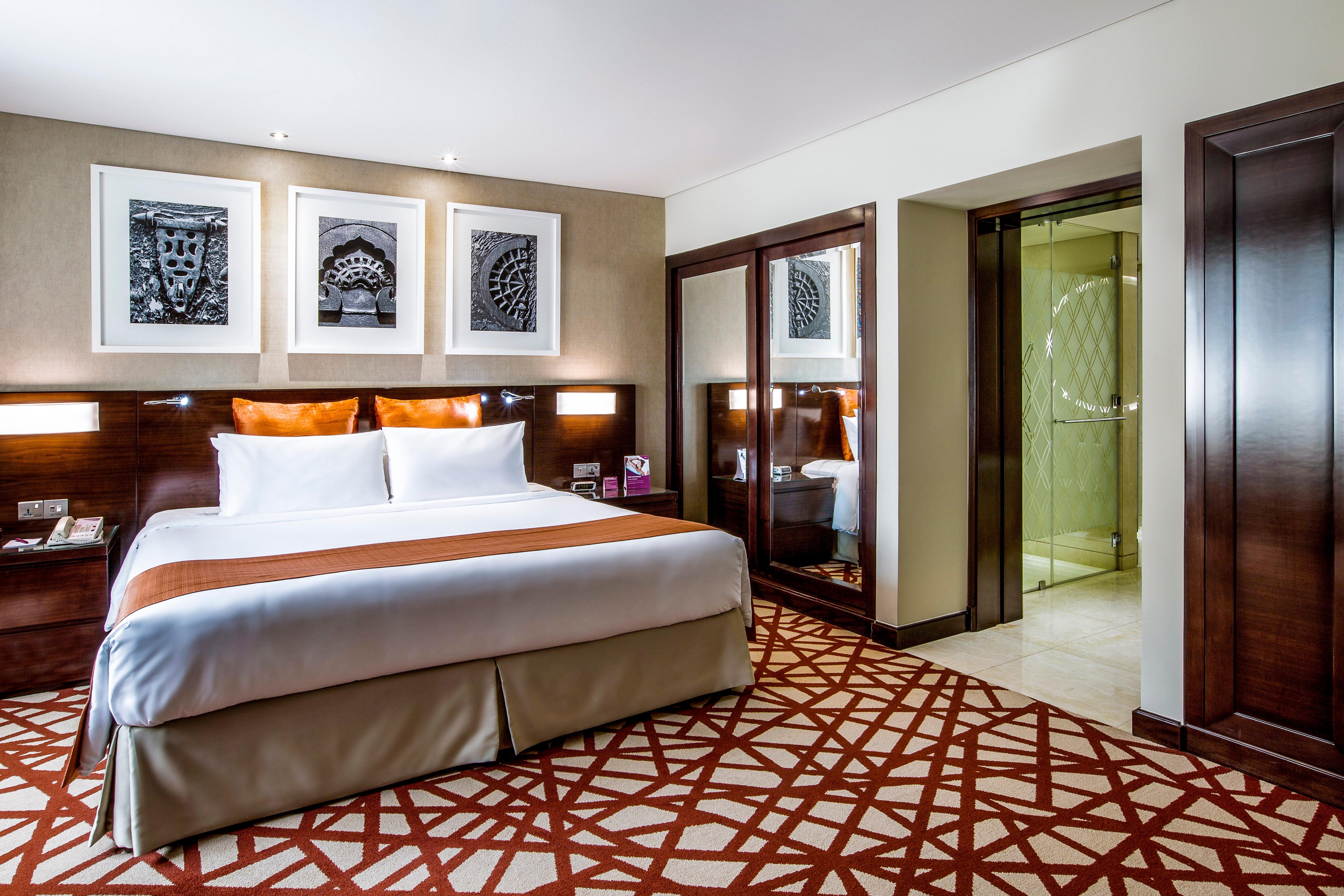 Crowne Plaza Dubai Deira By Ihg Hotel Eksteriør billede A bedroom at the hotel
