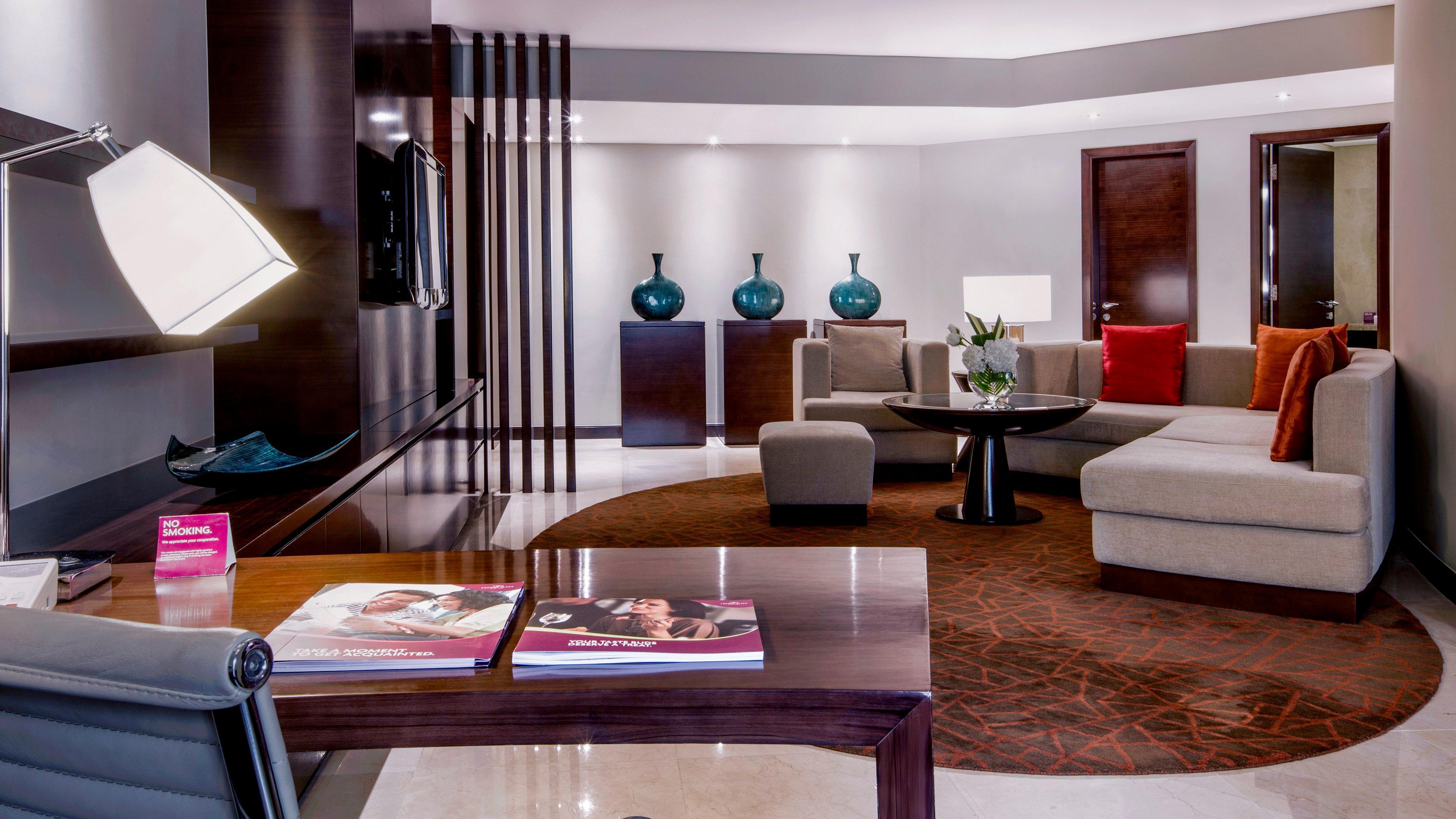 Crowne Plaza Dubai Deira By Ihg Hotel Eksteriør billede A suite at the W Doha