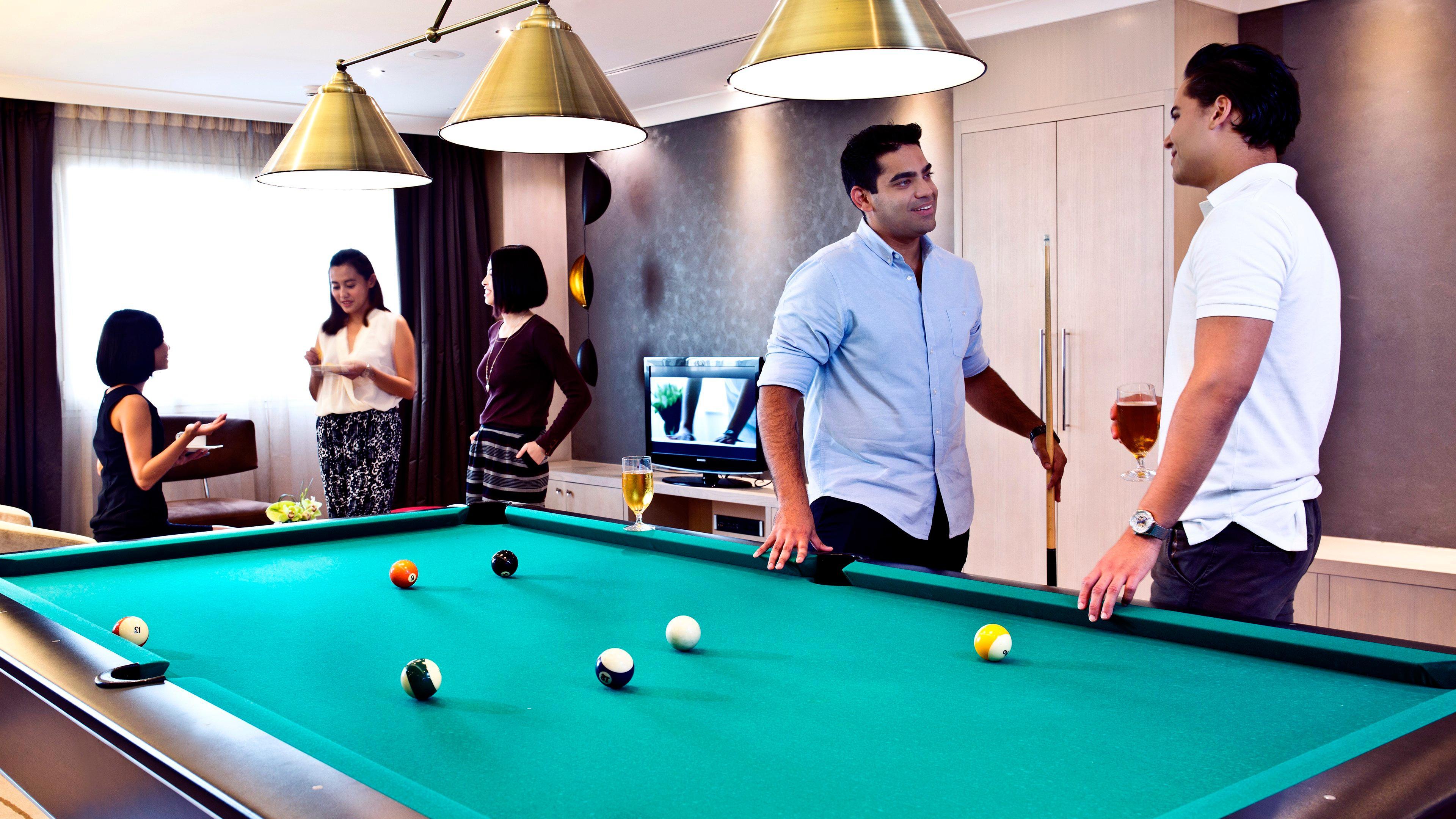Crowne Plaza Dubai Deira By Ihg Hotel Eksteriør billede A pool table